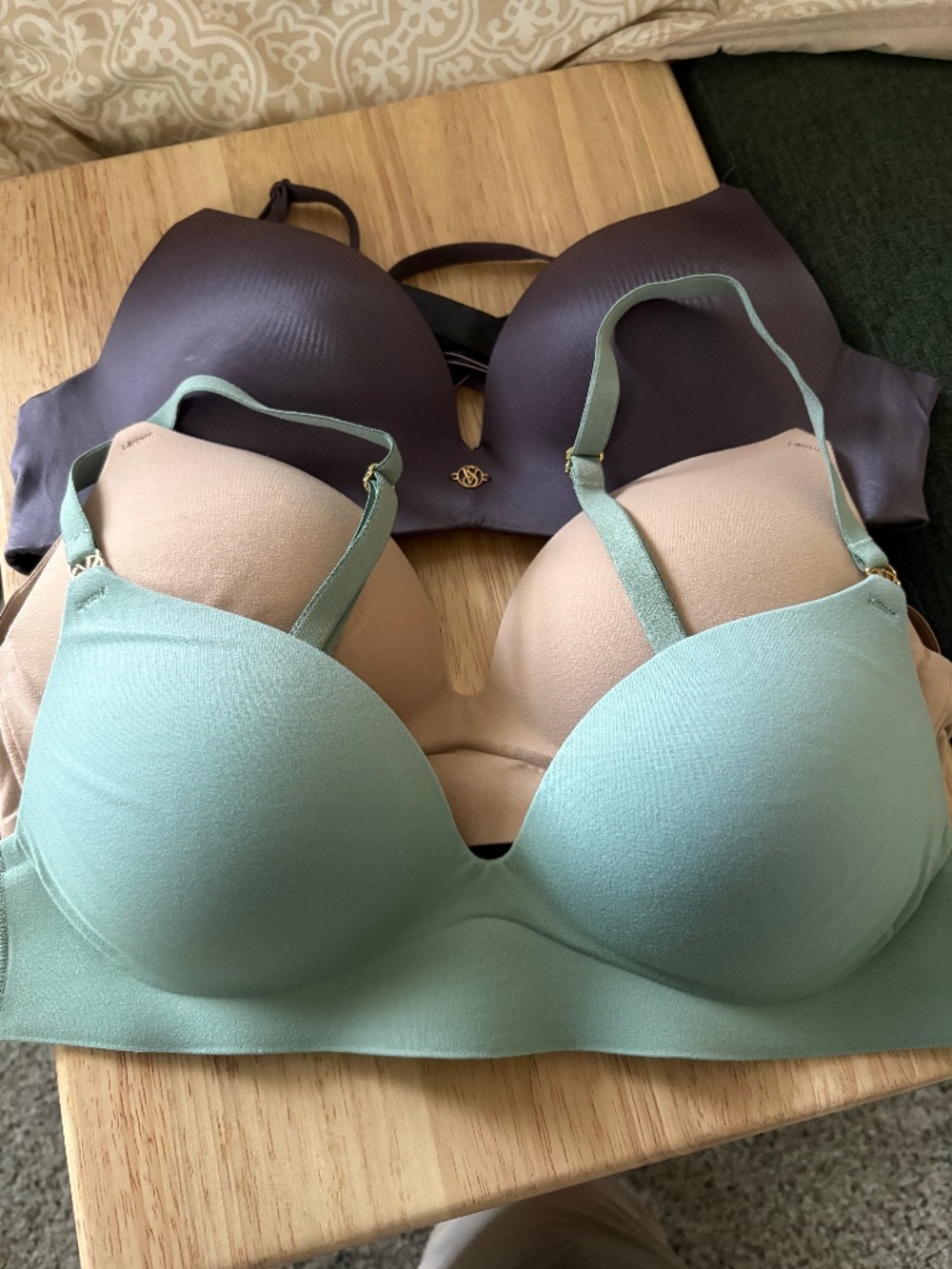 Victoria’s Secret 32A (3 bras)